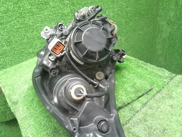 スイフト DBA-ZD21S 左ヘッドランプ　左ヘッドライト　HID　スタンレーP5450L　 35320-57K00 自社品番250140