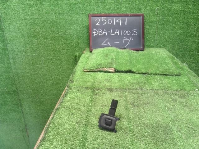 ムーヴ DBA-LA100S バックドアリクエストスイッチ  自社品番250141