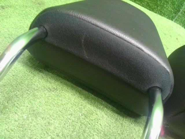 タント DBA-LA610S ヘッドレスト 1台分　71910-B2C40-C0 自社品番250143