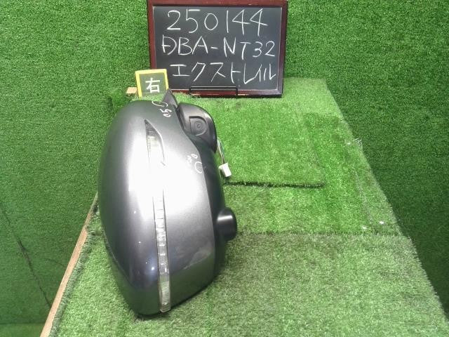 エクストレイル DBA-NT32 右 運転席 ドアミラー サイドミラー　ウィンカー96301-4CA8A 自社品番250144　色KAD