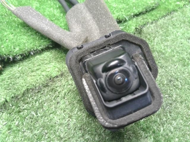 エクストレイル DBA-NT32 リアカメラ バックカメラ　28442-4BA4A 自社品番250144