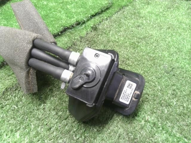 エクストレイル DBA-NT32 リアカメラ バックカメラ　28442-4BA4A 自社品番250144