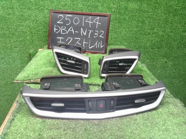 エクストレイル DBA-NT32 エアコン吹出口セット　左右　センター　ルーバ　68750-4CE0A 自社品番250144