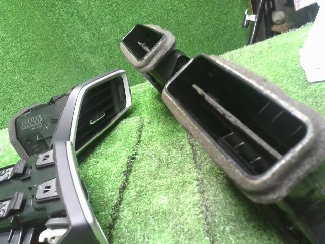 エクストレイル DBA-NT32 エアコン吹出口セット　左右　センター　ルーバ　68750-4CE0A 自社品番250144