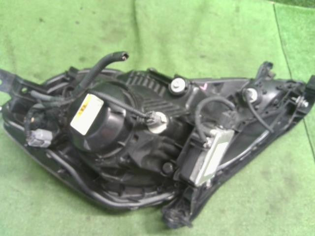 フィット DBA-GE8 左ヘッドランプ　ヘッドライト 助手席側 スタンレー 33151-TF0-J01 自社品番250146