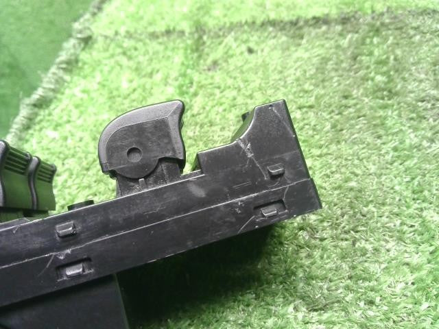 ワゴンＲ CBA-MH21S パワーウインドウスイッチ PWスイッチ　37990-58J01 自社品番250154