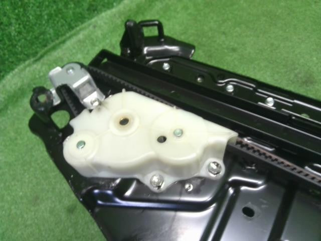 ヴェルファイア DBA-GGH25W 右パワースライドドアモーター 運転席 85005-58020 自社品番250156
