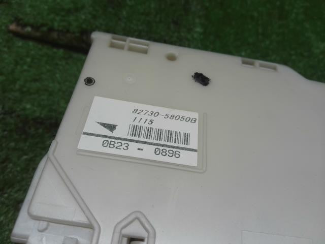 ヴェルファイア DBA-GGH25W ヒューズボックス  室内助手席側 自社品番250156