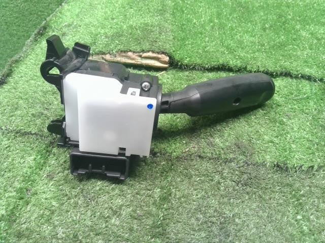 ハイゼット EBD-S211P ワイパースイッチ　ディマースイッチ　コンビネーション  自社品番250185