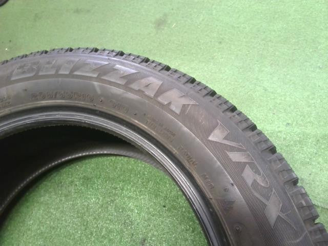 (2)16インチ 冬 スタッドレスタイヤ 4本 中古 205/55R16 20年製 BLIZZAK VRX ブリヂストン 自社品番250186