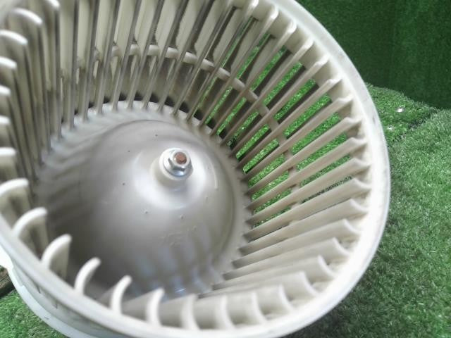 ノート DBA-NE12 ヒーターブロアモーター　ヒーターモーター 27226-3VE0A 自社品番250190