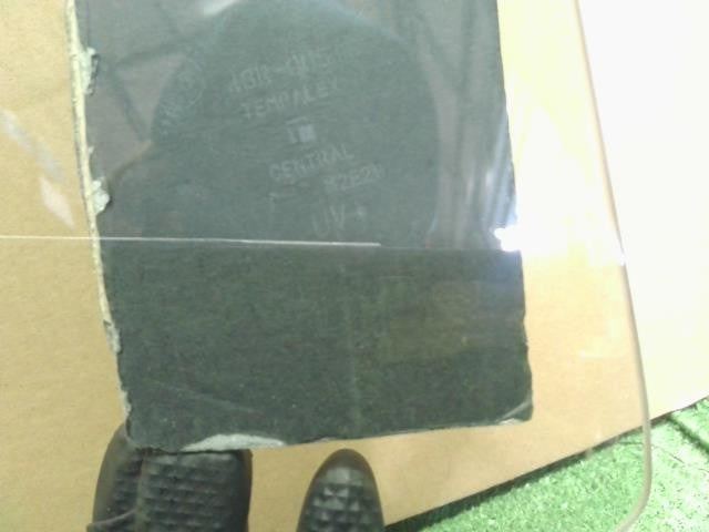 サクラ ZAA-B6AW 右フロントドアガラス  運転席側 自社品番250191