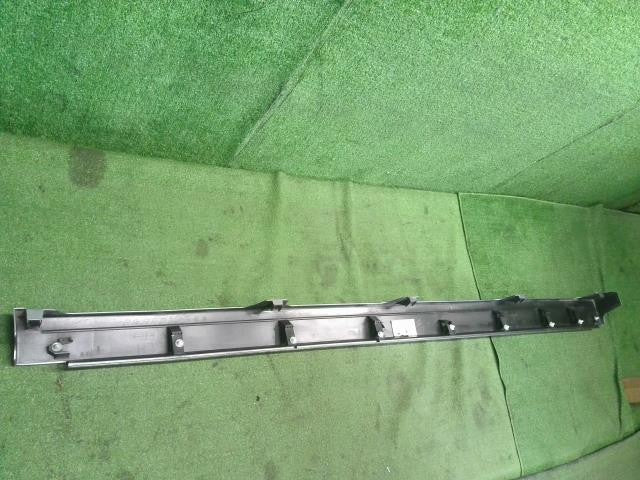 サクラ ZAA-B6AW 日産純正 左サイドステップ  サイドスポイラー 助手席側 自社品番250191