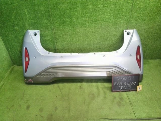 サクラ ZAA-B6AW リアバンパー　Rバンパー 色:U17D32  自社品番250191