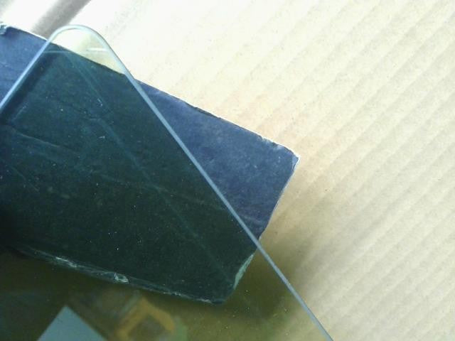 フィット 6BA-GR2 右フロントドアガラス　運転席側　 73300-TZA-J01 自社品番250195