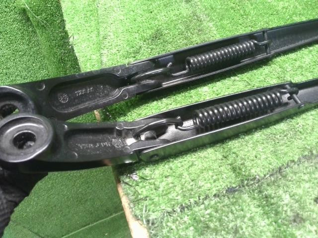 フィット 6BA-GR2 フロントワイパーアーム左右セット 76600-TZA-J01,76610-TZA-J01 自社品番250195