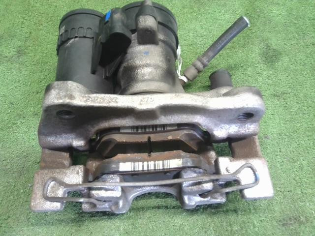 フィット 6BA-GR2 左リア ブレーキ キャリパー 43021-TZD-J01 自社品番250195