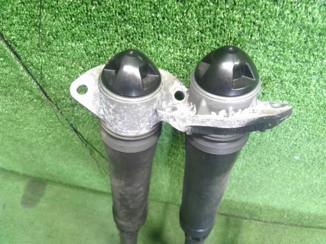 フィット 6BA-GR2 リアショック左右セット　スプリング　バネセット 52611-TZD-J01 自社品番250195