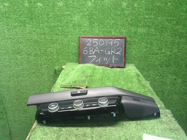 フィット 6BA-GR2 エアコンスイッチパネル　オートACパネル　 79610-TZD-J52ZA 自社品番250195