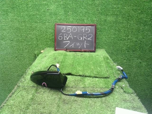 フィット 6BA-GR2 純正アンテナ　ルーフ　シャーク 39150-TZA-J21ZA 自社品番250195