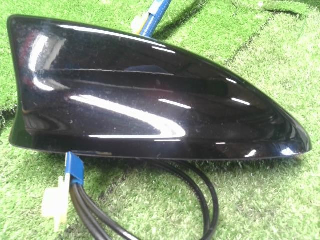 フィット 6BA-GR2 純正アンテナ　ルーフ　シャーク 39150-TZA-J21ZA 自社品番250195