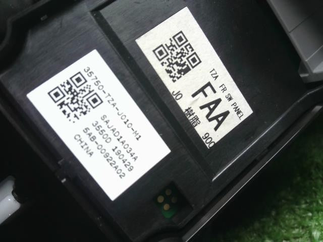 フィット 6BA-GR2 パワーウインドウスイッチ PWスイッチ　83541-TZA-J01ZA 自社品番250195