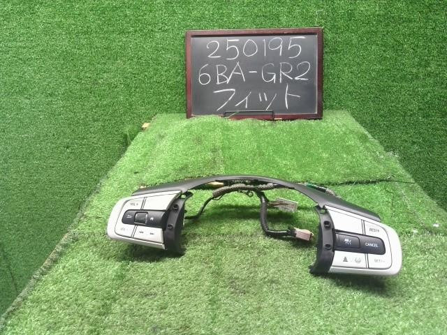 フィット 6BA-GR2 ステアリングスイッチ　ハンドルSW 35880-TZA-L61,36770-TZA-C31 自社品番250195