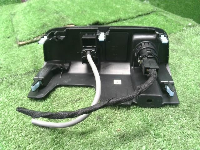 フィット 6BA-GR2 USBポート 自社品番250195