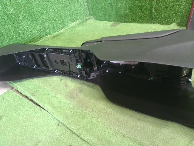 フィット 6BA-GR2 センターコンソールボックス　シフトパネル 83401-TZA-003ZA 自社品番250195