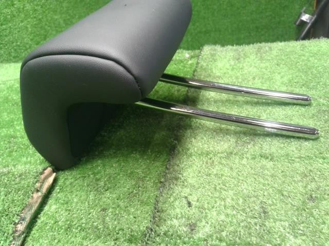 フィット 6BA-GR2 ヘッドレスト2列目中央　 82940-TZA-J21ZA 自社品番250195