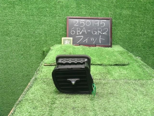 フィット 6BA-GR2 右側エアコン吹出口　AC吹き出し口　運転席側 77630-TZA-J01ZA 自社品番250195