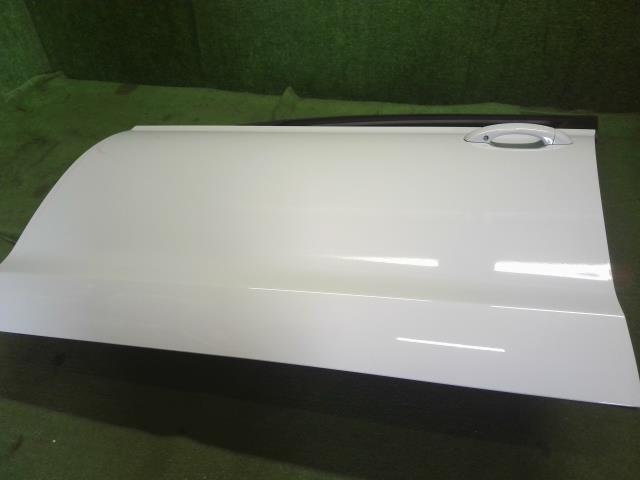 【中古】アウディ A6 DBA-4GCHVS 左フロントドア　 助手席側　LS9R　4G0831051 自社品番240646