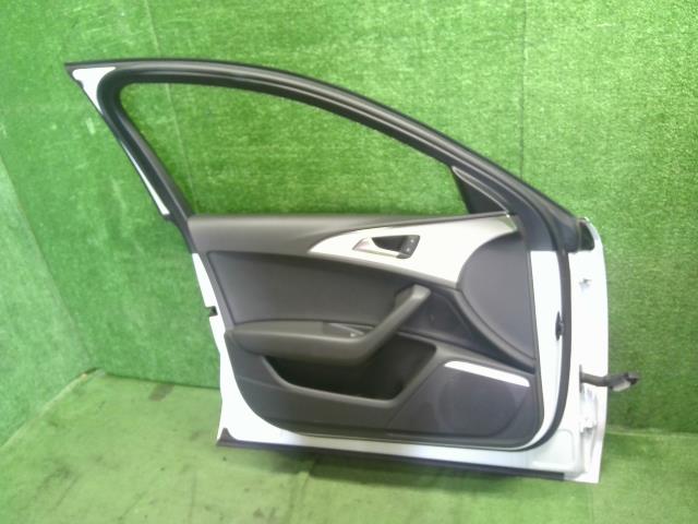 【中古】アウディ A6 DBA-4GCHVS 左フロントドア　 助手席側　LS9R　4G0831051 自社品番240646