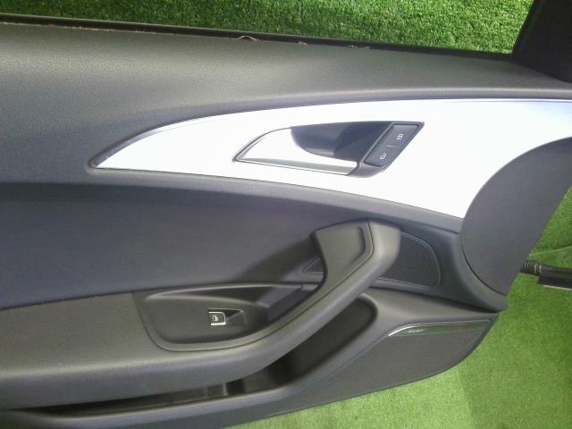 【中古】アウディ A6 DBA-4GCHVS 左フロントドア　 助手席側　LS9R　4G0831051 自社品番240646