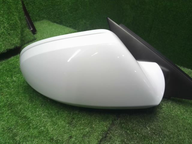 【中古】アウディ A6 DBA-4GCHVS 右 運転席 ドアミラー サイドミラー　4G2857410AE　LS9R　 自社品番240646