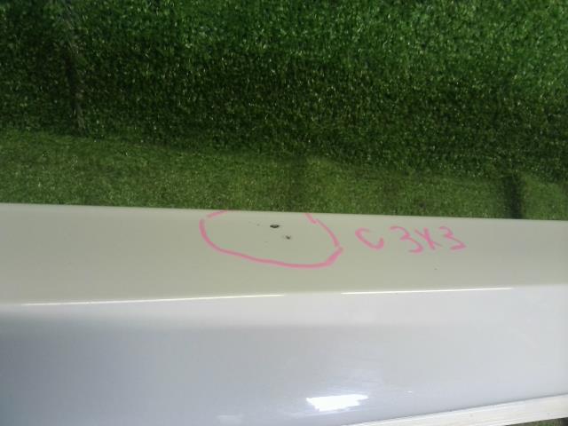 【中古】アウディ A6 DBA-4GCHVS 右サイドステップ サイドシル スポイラー パネル　4G0853856F 自社品番240646