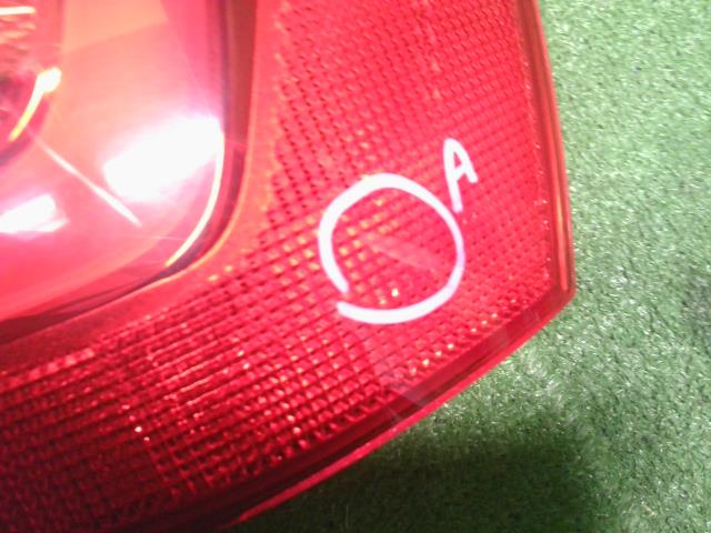 【中古】アウディ A6 DBA-4GCHVS 左右 テールランプ テールライト フィニッシャー 4点セット　LED　4G9945095B 自社品番240646