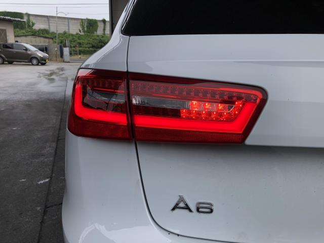 【中古】アウディ A6 DBA-4GCHVS 左右 テールランプ テールライト フィニッシャー 4点セット　LED　4G9945095B 自社品番240646