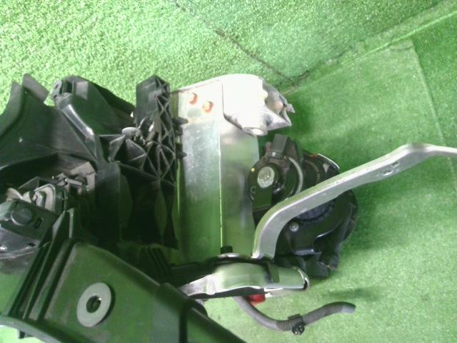 【中古】アウディ A6 DBA-4GCHVS ラジエータコアサポート 4G0805594C 自社品番240646 LS9R