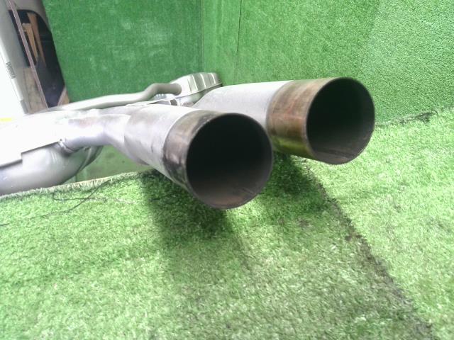 【中古】アウディ A6 DBA-4GCHVS リア　マフラー 4G0253409C 自社品番240646 LS9R