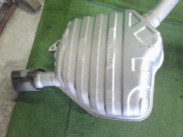 【中古】アウディ A6 DBA-4GCHVS リア　マフラー 4G0253409C 自社品番240646 LS9R