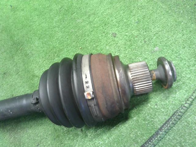 【中古】アウディ A6 DBA-4GCHVS 左 フロント ドライブシャフト 4G0407271F 自社品番240646 LS9R