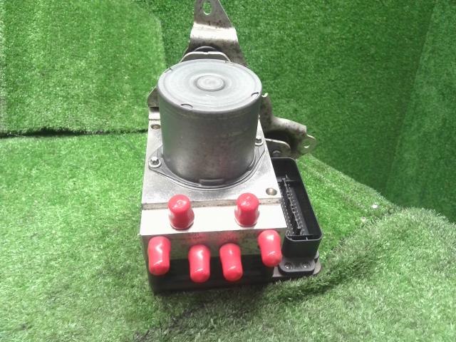 【中古】アウディ A6 DBA-4GCHVS ＡＢＳアクチュエーター  自社品番240646 LS9R