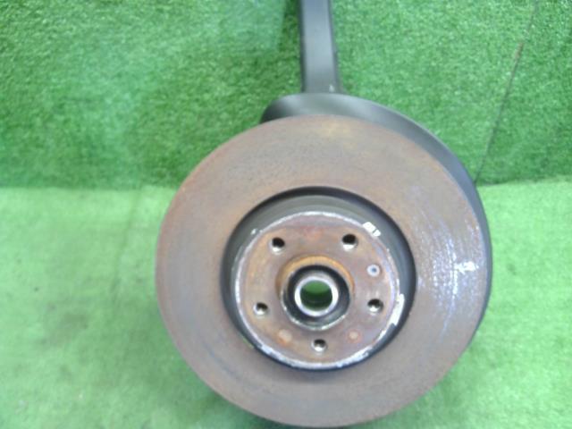 【中古】アウディ A6 DBA-4GCHVS 右 フロント ナックルハブ 4G0407254A 自社品番240646 LS9R