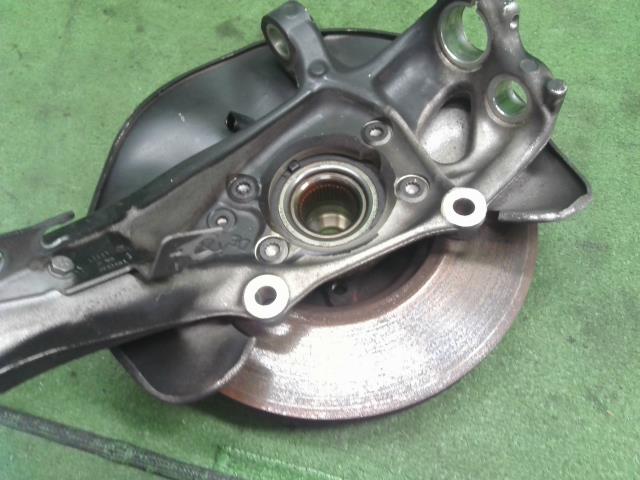 【中古】アウディ A6 DBA-4GCHVS 左 フロント ナックルハブＡＳＳＹ 4G0407253A 自社品番240646 LS9R