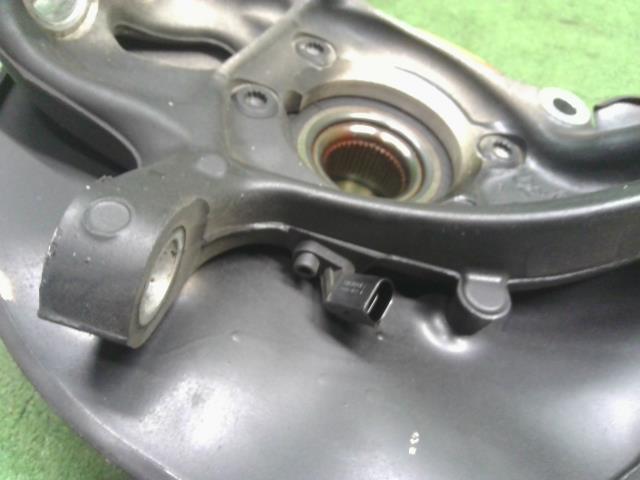 【中古】アウディ A6 DBA-4GCHVS 左 フロント ナックルハブＡＳＳＹ 4G0407253A 自社品番240646 LS9R