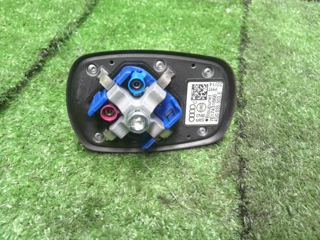 【中古】アウディ A6 DBA-4GCHVS アンテナ  自社品番240646 LS9R