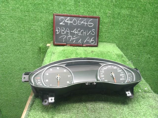【中古】アウディ A6 DBA-4GCHVS スピードメーター  自社品番240646 LS9R