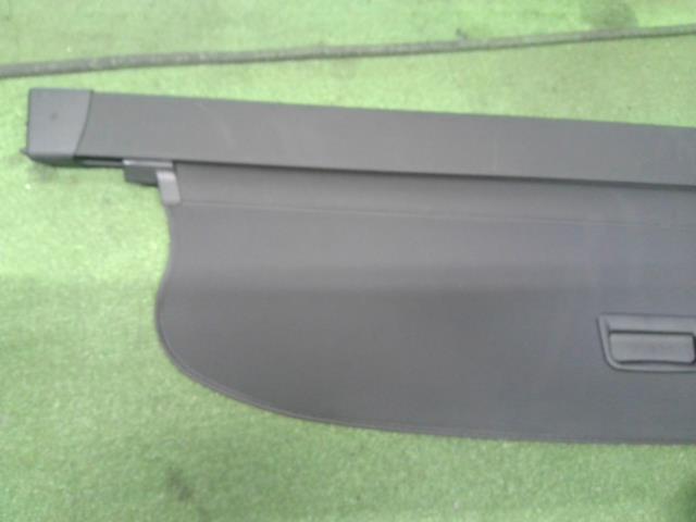 【中古】アウディ A6 DBA-4GCHVS Ｒボード・トノカバー  自社品番240646 LS9R