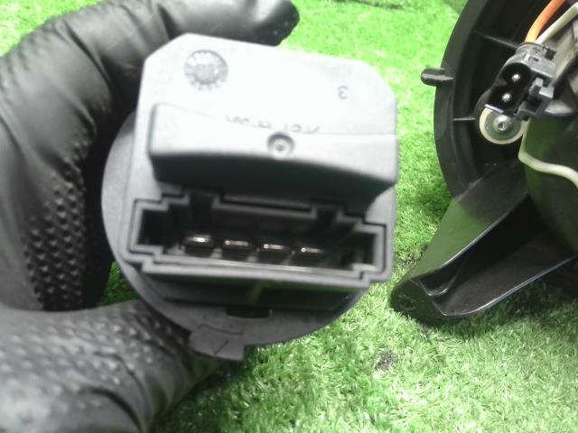 【中古】BMW ミニ ABA-ML16 ヒーターブロアモーター 64113422645 自社品番240711